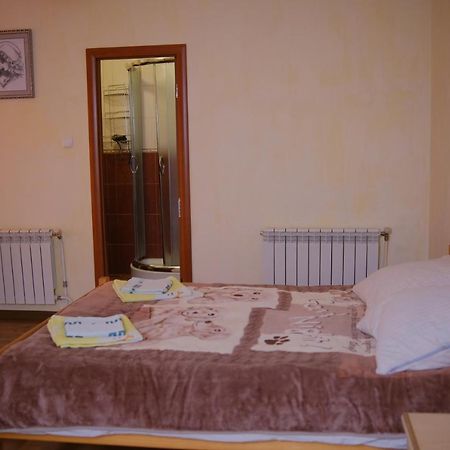 Дідів Рай Hotel Volovets Exterior photo